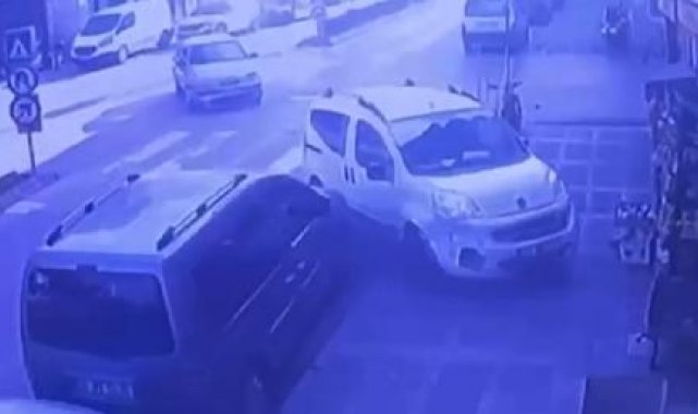 Edirne'de 2 kişinin yaralandığı kaza kamerada
