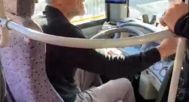 Edirne'de yolcularla tartışan midibüs şoförü kontak kapattı