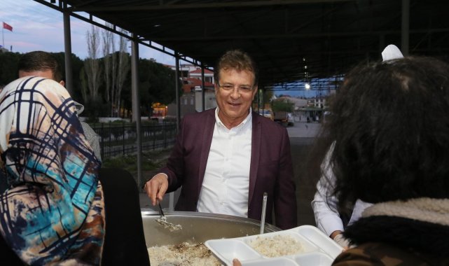 Edremit Belediyesi'nden iftar yemeği