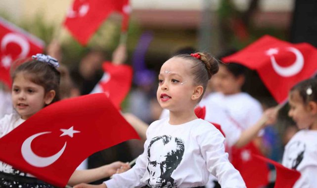Efeler'in çocukları çocuk bayramını kutladı
