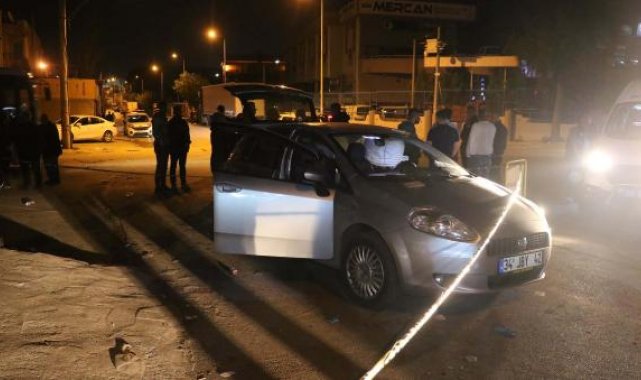 Ehliyetsiz sürücünün otomobille TIR'a çarptığı ölümlü kaza kamerada