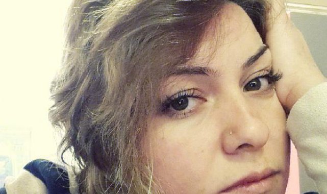 EK FOTOĞRAFAvcılar'da binadan düşen beton parçası yoldan geçen kadının üzerine düştü