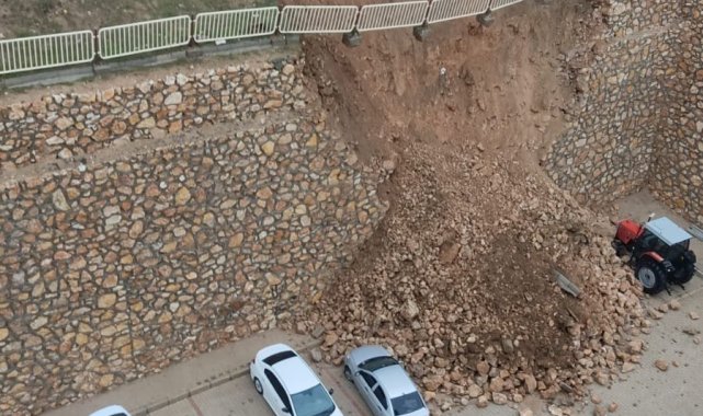 Elazığ'da istinat duvarı çöktü