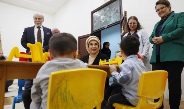 Emine Erdoğan, Darülaceze sakinleriyle iftarda buluştu