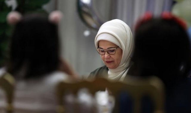 Emine Erdoğan devlet koruması altındaki çocuklarla iftarda buluştu