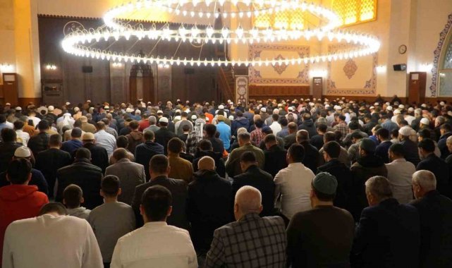 Enderun usulü teravih geleneği Haliliye'de yaşatıldı
