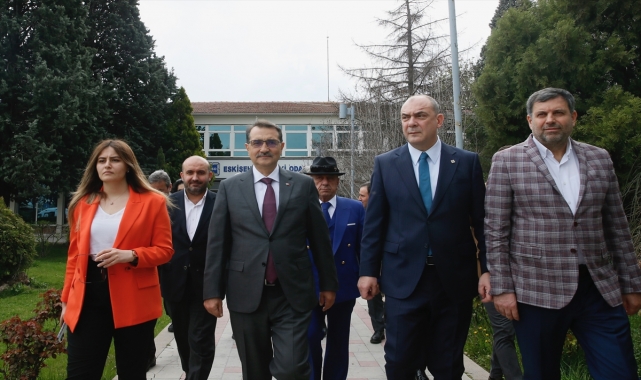 Enerji ve Tabii Kaynaklar Bakanı Dönmez, Eskişehir'de sanayici ve iş insanlarıyla buluştu: