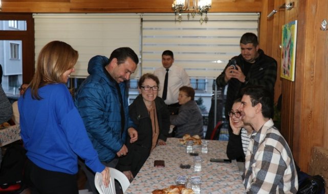 Engelsiz Kafe'de özel çocuklarla iftar