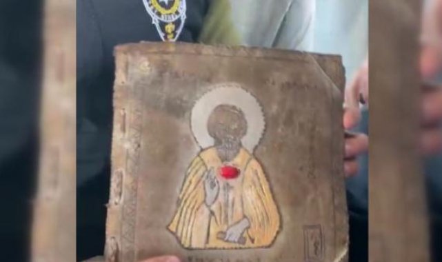 Enkazdan çıkan kitabın tarihi değeri yokmuş