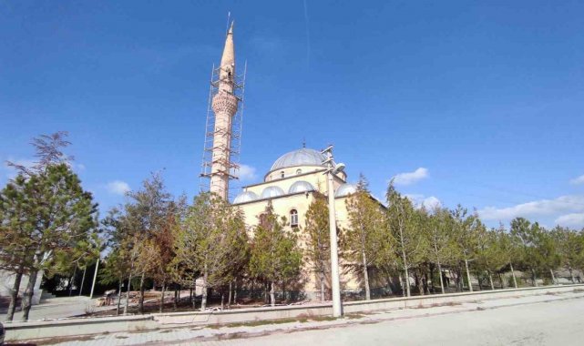 Ereğli Belediyesi depremde zarar gören minareyi onardı