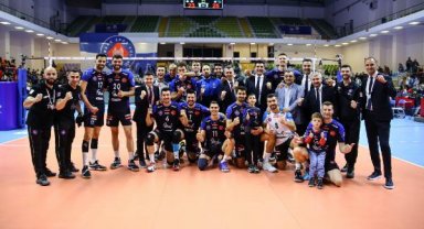 Erkekler AXA Sigorta Kupa Voley'de ilk finalist Halkbank