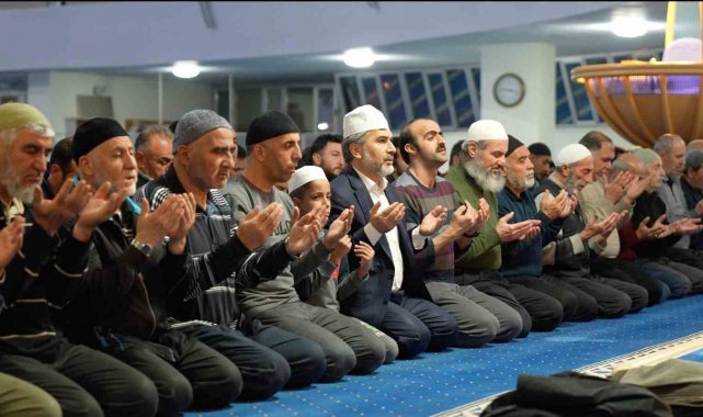 Erzincan'da Ramazan ayında camiler dolup taşıyor