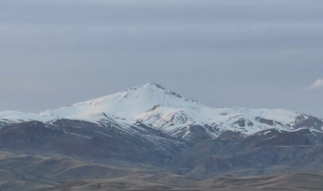 Erzurum Nisan ayında beyaza büründü