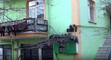 Eşinin şüpheli ölümünde tutuklu yargılanan sanık: Elektrik çarpmış olabilir