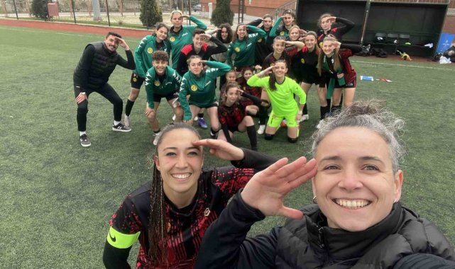 Eskişehirspor Kadın Futbol Takımı liderliği üç golle aldı