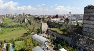 Fatih'te çöken tarihi surlar havadan görüntülendi