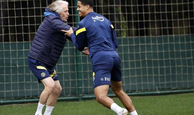 Fenerbahçe'de Oosterwolde takımla çalıştı