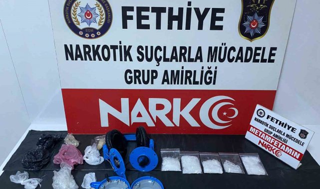 Fethiye'de kulaklık içine saklanmış uyuşturucu yakalandı