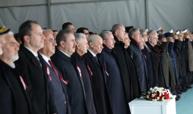 fotoğraflarla Cumhurbaşkanı Erdoğan: TCG Anadolu dünyanın ilk SİHA gemisidir - 1