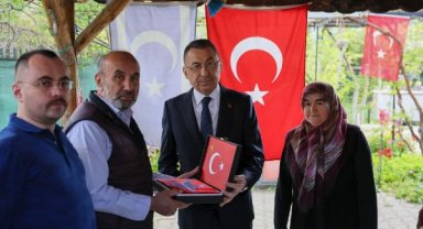 Fuat Oktay, Ankara'da şehit ailesini ziyaret etti