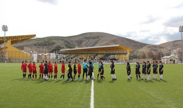 Futbol grup müsabakaları ilk karşılaşmalarla başladı