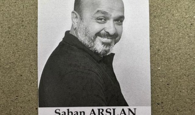 Gazeteci Şaban Arslan için Sabah Gazetesi önünde tören