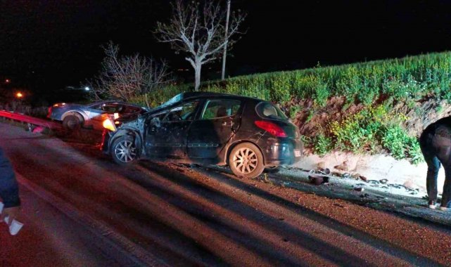 Gaziantep-Kilis karayolunda zincirleme trafik kazası: 1'i polis 2 ölü, 4 yaralı