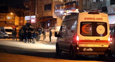 Gaziantep'te husumetli aileler arasında 'çöp atma' kavgası: 1'i polis 2 ölü, 2 yaralı