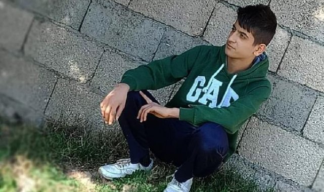Gaziantep'te otomobille çarpışan motosikletin sürücüsü öldü, 2 kişi yaralandı