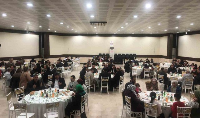 Gediz Kaymakamı Hakan Alkan yetim çocuklarla iftarda bir araya geldi