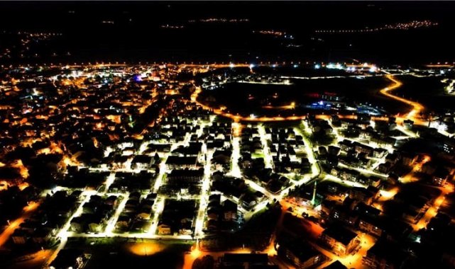 Gediz'de elektrik hattı yatırımları devam ediyor