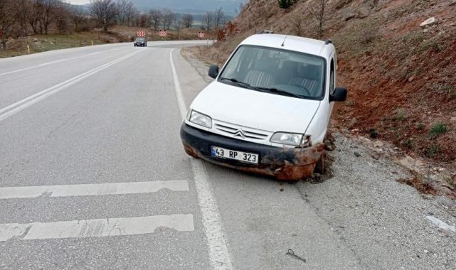 Gediz'de trafik kazasında yaşlı karı koca yaralandı
