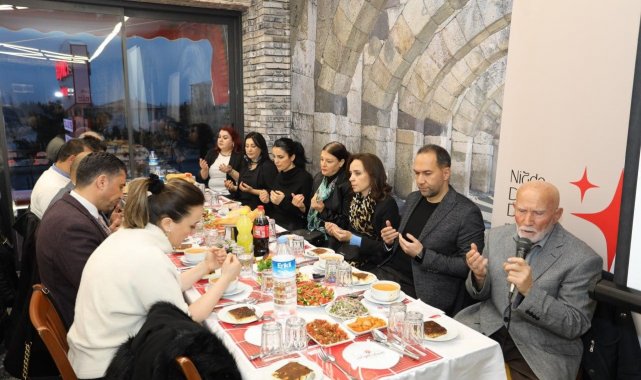 Geliri öğrenciler için iftar programı yaptılar