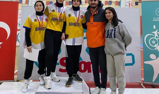 Genç kızlar bilek güreşinde Türkiye finallerinde