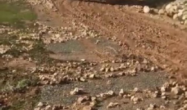 Gercüş'te sağanak, heyelana neden oldu