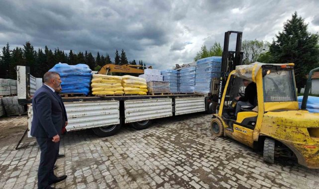 Gölcük, depremzedelerin yanında olmaya devam ediyor