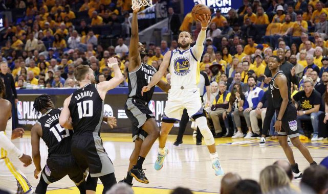 Golden State, Sacramento'yu yenerek seride durumu 2-2 yaptı