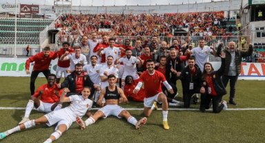 Göztepe Play-Off için lidere karşı