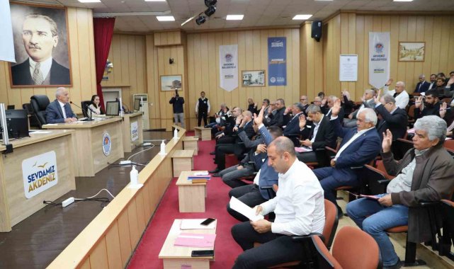 Gültak: "Güneş balçıkla sıvanmaz"