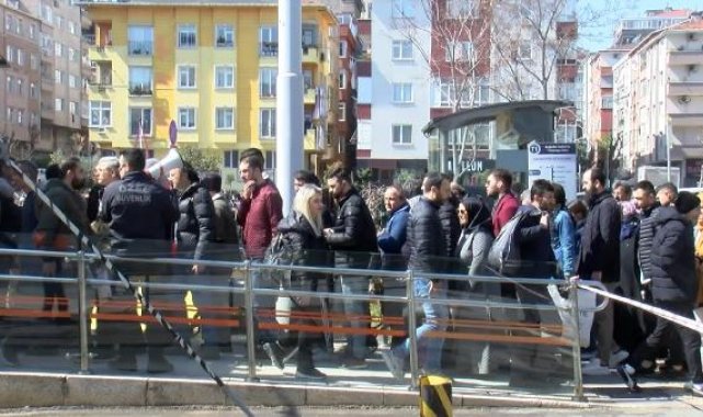 Güngören'de tramvay raydan çıktı