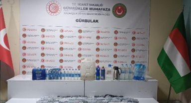 Gürbulak'ta 27 kilo sıvı metamfetamin ile 9 bin 500 uyuşturucu hap ele geçirildi
