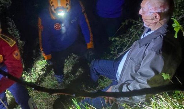 Hafif ticari araç 60 metreden denize uçtu, sürücüsü son anda kurtuldu