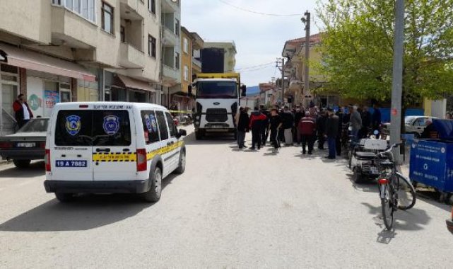 Hafriyat kamyonuyla çarpışan motosikletin sürücüsü öldü