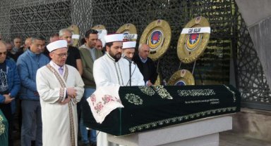 Hakim eşini öldürdükten sonra intihar eden kadın İstanbul'da toprağa verildi
