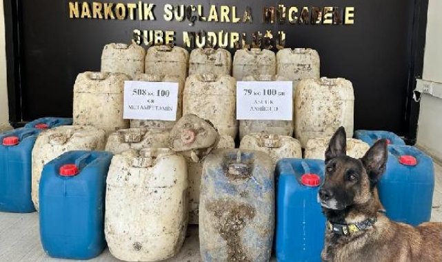 Hakkari'de jandarmadan operasyon; arazide 508 kilo metamfetamin ele geçirildi