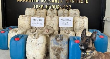 Hakkari'de jandarmadan operasyon; arazide 508 kilo metamfetamin ele geçirildi