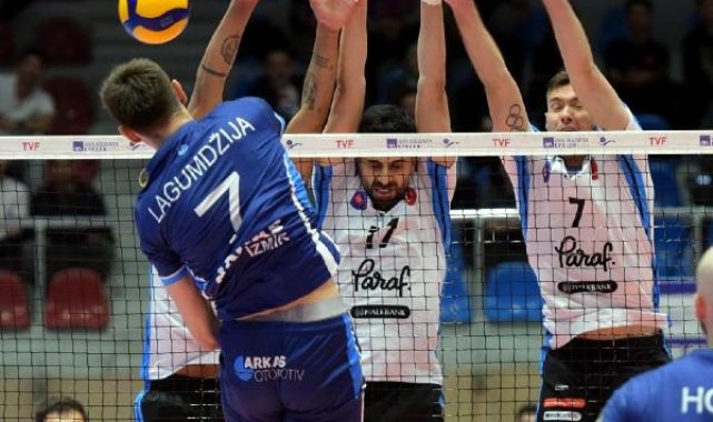 Halkbank, Efeler Ligi'nde finale yükseldi