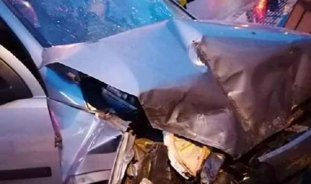 Hastaneye giderken trafik kazası geçiren çift, hayatını kaybetti