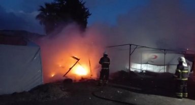 Hatay'da çadır kentte çıkan yangın söndürüldü