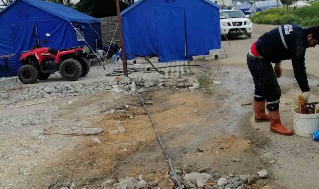 Hatay'da içme suyu şebeke tamiri devam ediyor